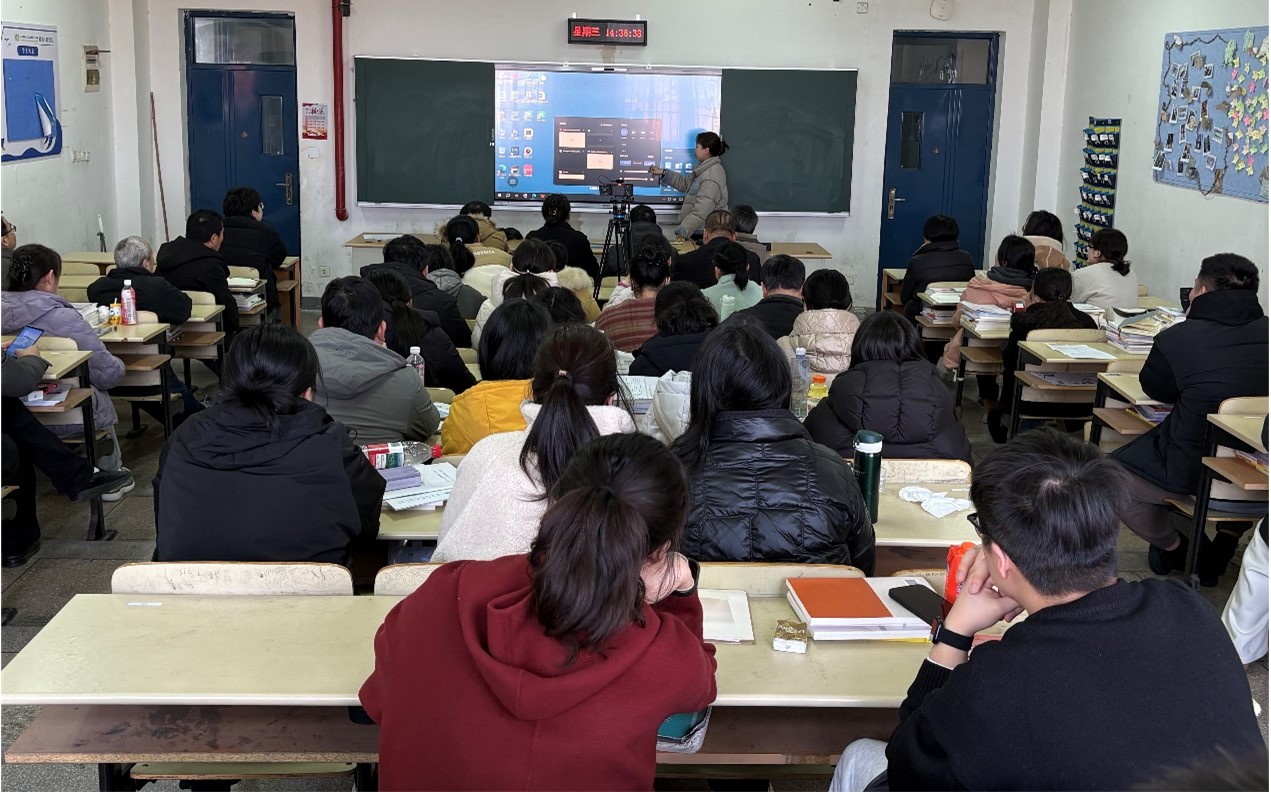 圖文信息中心成功舉辦教室智慧教學(xué)設(shè)備使用培訓(xùn)